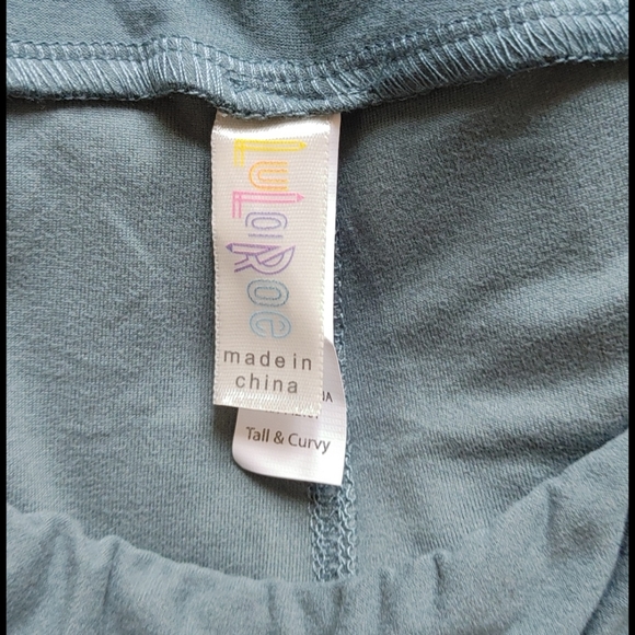 Lularoe TC green leggings - Picture 2 of 3